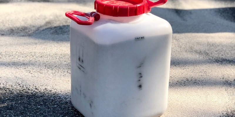 FW Alpen: Rauchender Pkw am Montagnachmittag in Veen - Foto: presseportal.de