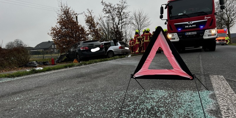FW-BN: Feuer in Industriebetrieb in Beuel sorgte für großen Einsatz von Feuerwehr und Rettungsdienst Bonn - Foto: presseportal.de