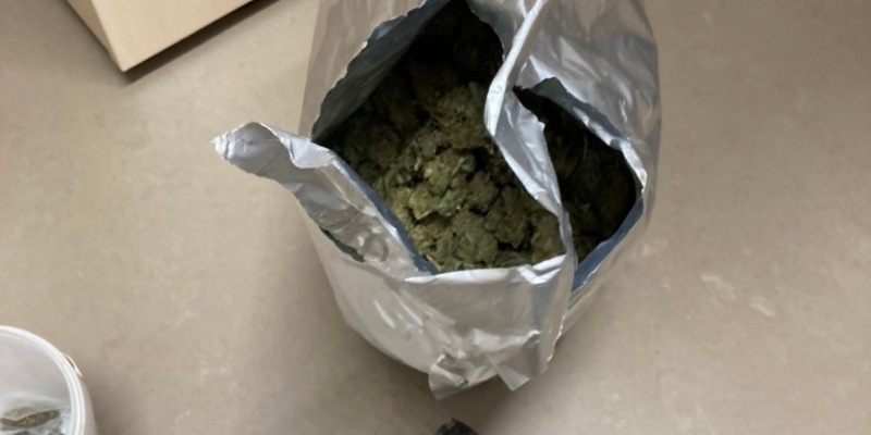 FW-AUR: Straße von umgestürzten Baum freigeräumt - Foto: presseportal.de