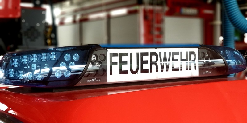 FW-OB: Brennendes Klettergerüst auf Schulhof - Foto: presseportal.de