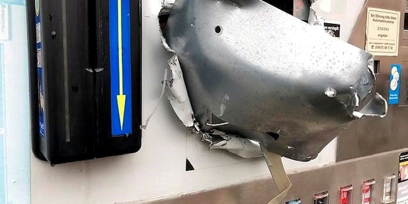 POL-PPWP: Automat geknackt und Müll hineingeworfen - Foto: presseportal.de