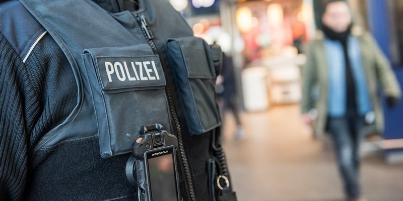 Medienpolitik und Filmschaffende bei ZDF-Empfang zum Thema KI - Foto: presseportal.de