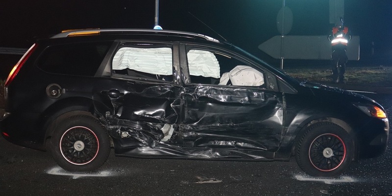 POL-HX: 60.000 Schaden bei Unfall auf der B 7 - Foto: presseportal.de