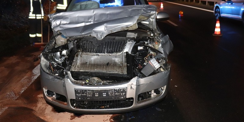 POL-HX: Ostwestfalenstraße nach Unfall für eine Stunde voll gesperrt - Foto: presseportal.de