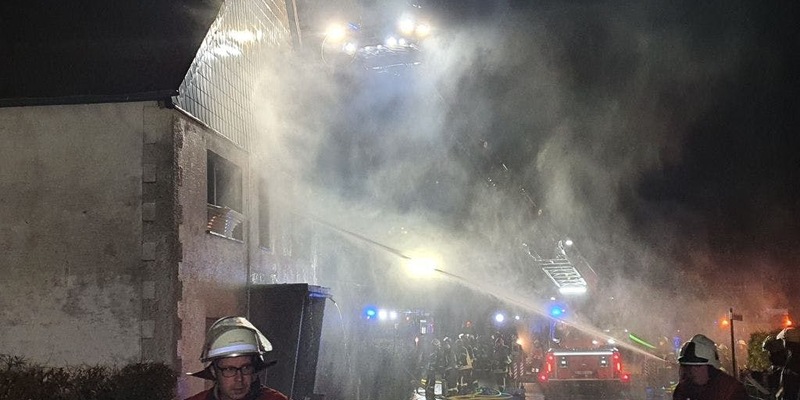 FW-RE: Dachstuhlbrand in Recklinghausen-Röllinghausen - keine Verletzten - Foto: presseportal.de