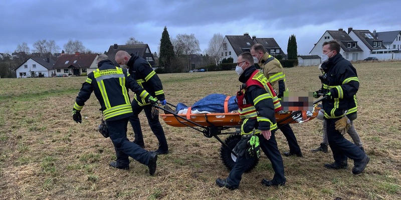 FW-E: Kellerbrand in Mehrfamilienhaus erfordert Großeinsatz der Feuerwehr - Gebäude unbewohnbar - Foto: presseportal.de
