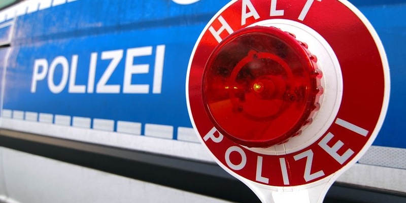 BPOL NRW: Bundespolizei verhaftet 42-Jährige auf der Autobahn 40 in Wachtendonk - Foto: presseportal.de