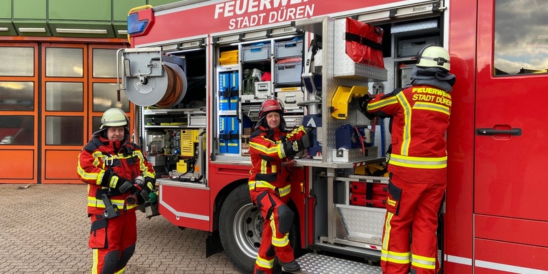 FW Düren: Neue Brandschutzkleidung für die Einsatzkräfte der Feuerwehr Düren - Foto: presseportal.de