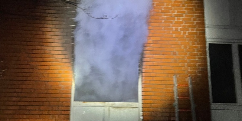 FW Dinslaken: LKW rutscht von Böschung - Foto: presseportal.de