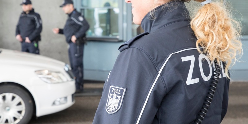 HZA-LÖ: Elektronikgeräte und Druckerpatronen werden Reisendem zum Verhängnis / Zoll erhebt rund 2.400 Euro Einfuhrabgaben - Foto: presseportal.de