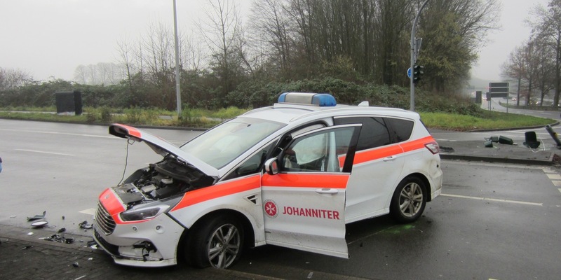 FW-SE: Dachstuhlbrand eines Reetdachhauses in Kaltenkirchen - Foto: presseportal.de