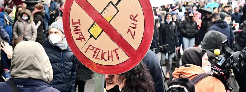 Protest gegen Impfpflicht - Foto: Fabian Sommer/dpa