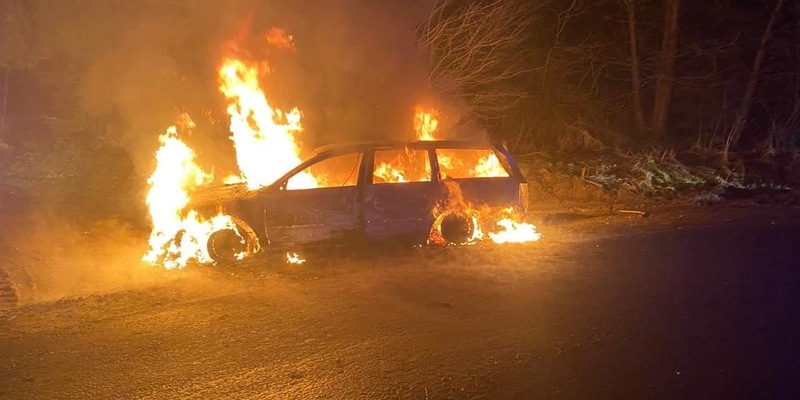 FW-EN: Fahrzeugbrand auf Dortmunder Landstraße - Foto: presseportal.de