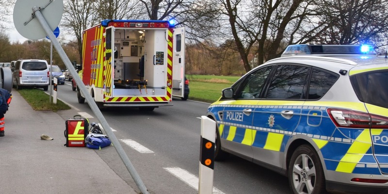 POL-HF: Verkehrsunfall mit Personenschaden- Zusammenstoß mit Straßenbaum - Foto: presseportal.de