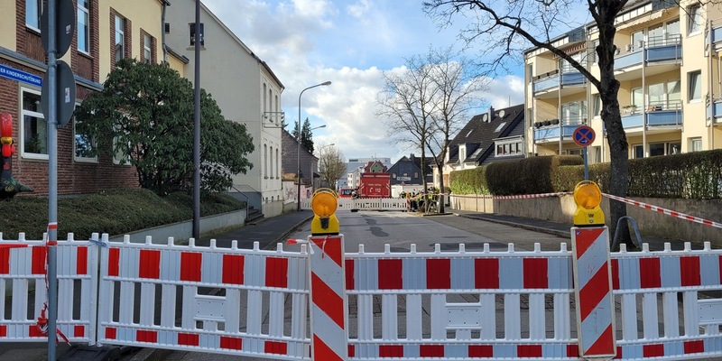 POL-AC: Sperrung der B266 zwischen Kesternich und Einruhr aufgrund eines Waldbrandes - Foto: presseportal.de
