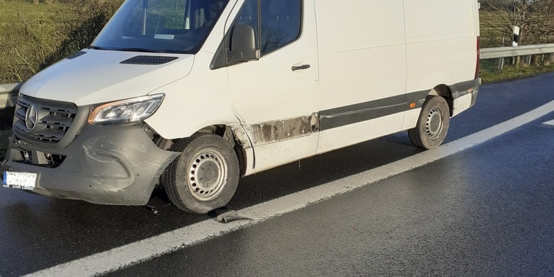 Bundespolizeidirektion München: Teurer Zwischenstopp / Bundespolizei fasst gesuchten Urkundenfälscher bei Grenzkontrollen - Foto: presseportal.de