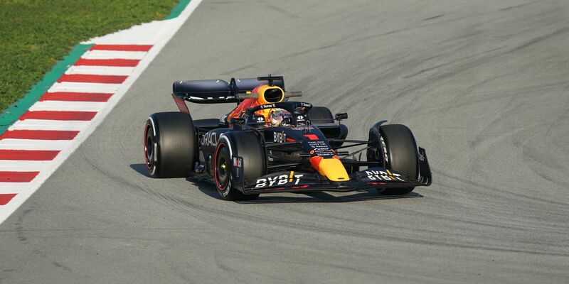 Max Verstappen hat sich in Monaco die Pole Position geholt. - Foto: Hasan Bratic/dpa