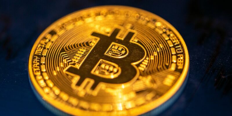 Die US-Börsenaufsicht SEC genehmigt nun Bitcoin-Fonds. - Foto: Fernando Gutierrez-Juarez/dpa-Zentralbild/dpa