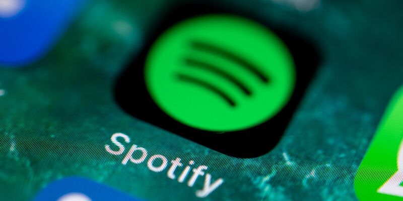 Trotz Preiserhöhungen kann Spotify mehr Premium-Nutzer verbuchen. - Foto: Fabian Sommer/dpa