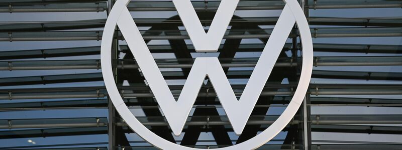 Der Dieselskandal kostete VW viele Milliarden. - Foto: Swen Pförtner/dpa