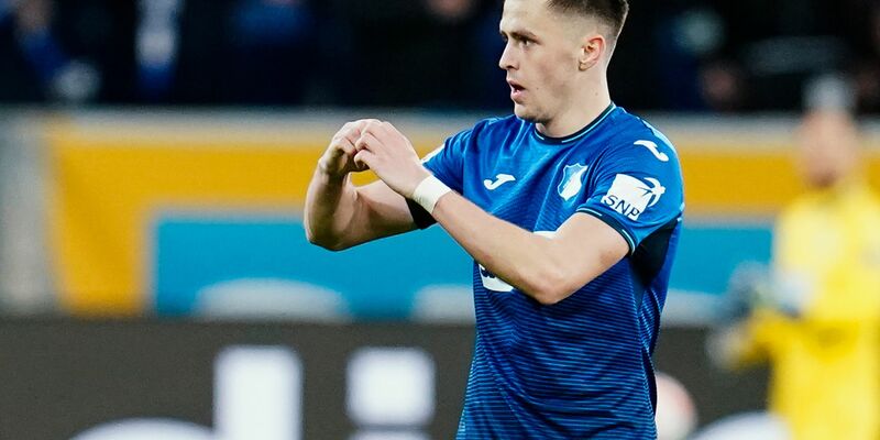 Hoffenheims Andrej Kramaric zeigt vergebens die Richtung an  - Foto: Uwe Anspach/dpa