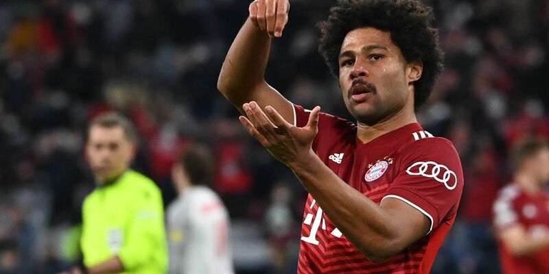 Serge Gnabry steht in der Startelf des FC Bayern. - Foto: Sven Hoppe/dpa