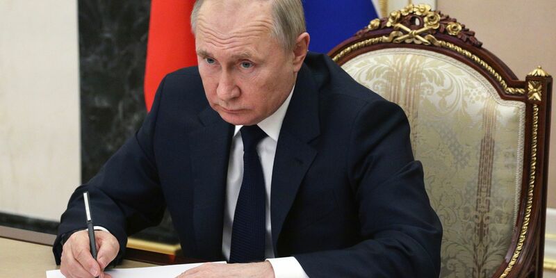 Russlands Präsident Wladimir Putin führt Krieg gegen die Ukraine. - Foto: Mikhail Klimentyev/Pool Sputnik Kremlin/AP/dpa