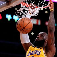 Schluss nach Saison 23: LeBron James hört auf. - Foto: Mark J. Terrill/AP/dpa
