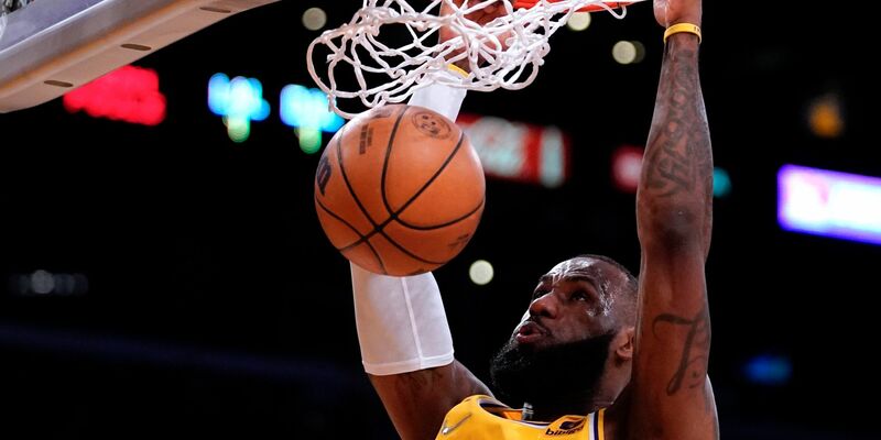 Lakers-Superstar LeBron James erzielte 21 Punkte gegen die Phoenix Suns. - Foto: Mark J. Terrill/AP/dpa