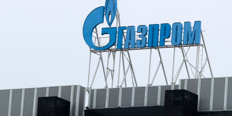 Der russische Staatskonzern Gazprom schreibt erstmals seit Beginn der Jahrtausendwende rote Zahlen. - Foto: Stringer/dpa