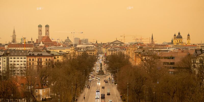 Vor dem Landgericht München I findet der Prozess gegen einen Fußballtrainer wegen hundertfachen Missbrauchs statt. - Foto: Sven Hoppe/dpa