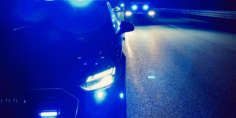 FW Alpen: Sturmschaden auf A57 - Foto: presseportal.de