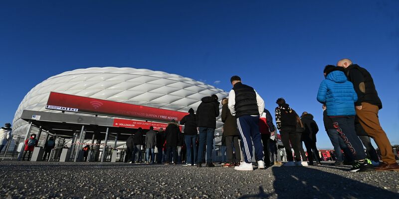 Das Spiel zwischen dem FC Bayern München und dem 1. FC Union Berlin wurde aufgrund der Wetterlage abgesagt. - Foto: Sven Hoppe/dpa