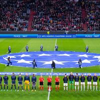 Das bislang letzte Duell zwischen Messi (Mitte) und Müller war das Achtelfinal-Rückspiel zwischen Bayern und Paris im März 2023. (Archivbild) - Foto: Sven Hoppe/dpa