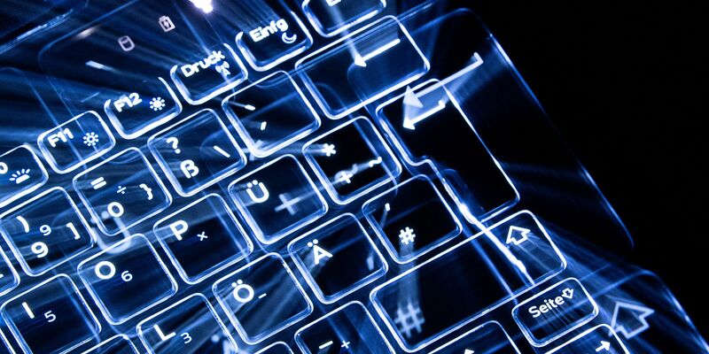 Generell ist der Schutz vor Cyberangriffen nach Einschätzung Munich Re nach wie vor unzureichend (Symbolbild). - Foto: Sebastian Gollnow/dpa