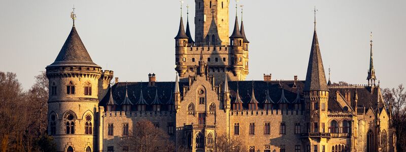 Wurde förmlich überrannt: Schloss Marienburg südlich von Hannover. - Foto: Moritz Frankenberg/dpa
