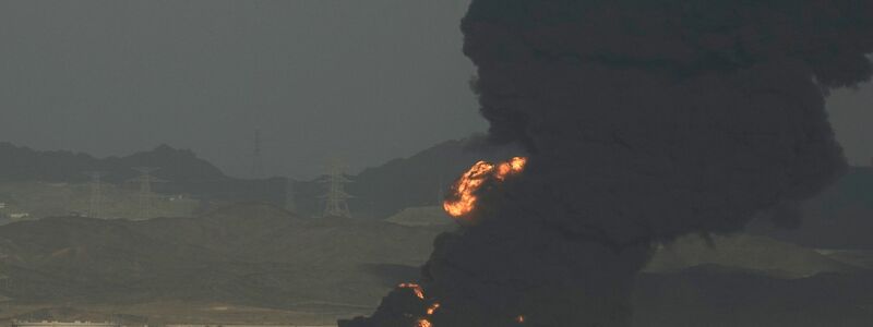 In der Nähe der Formel-1-Rennstrecke von Dschidda gab es eine Raketen-Attacke auf eine Anlage des Ölkonzerns Aramco. - Foto: Hassan Ammar/AP/dpa