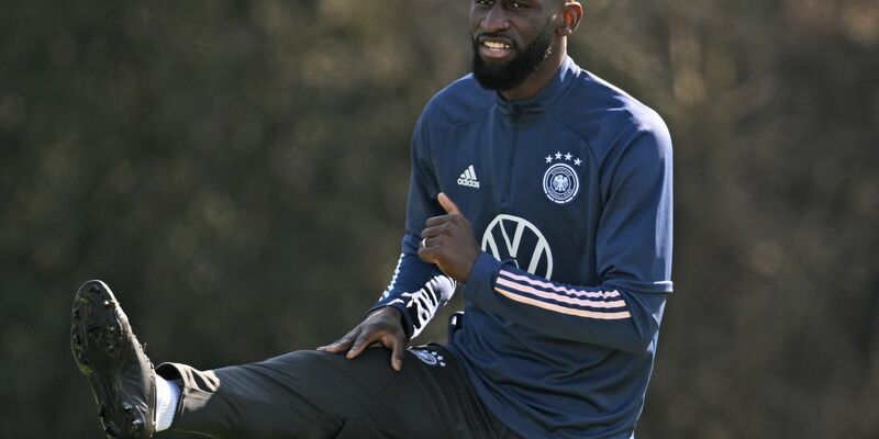 Nach einem Instagram-Beitrag zum Ramadan fühlt sich Nationalspieler Antonio Rüdiger verleumdet. - Foto: Arne Dedert/dpa