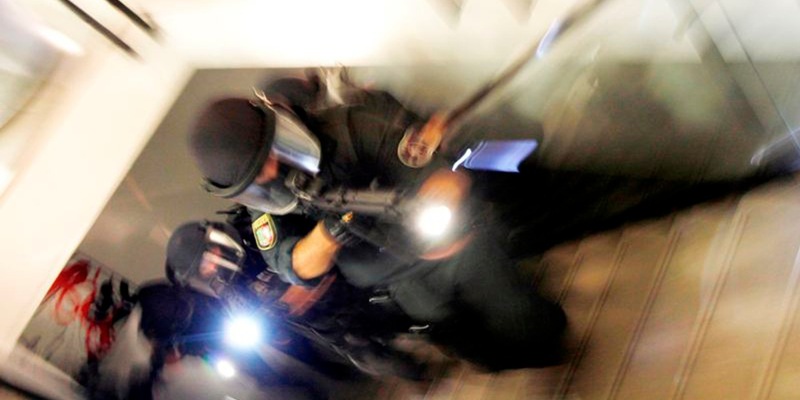 POL-ME: Gemeinsame Presseerklärung der Staatsanwaltschaft und Polizei Hagen | Kampf gegen organisierte Eigentumskriminalität - Durchsuchungen und Festnahmen mit Spezialeinheiten - 2504104 - Foto: presseportal.de