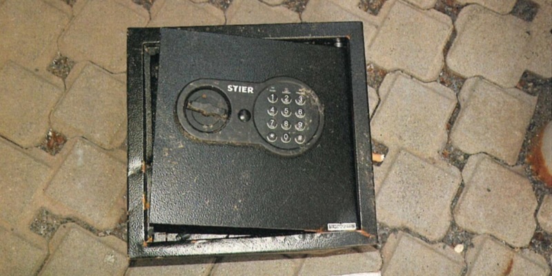 LPI-NDH: Zeugenaufruf: Tresor gefunden - Wer erkennt ihn? - Foto: presseportal.de