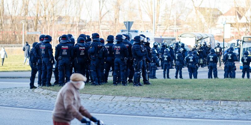 Der Jugendliche war in der vergangenen Woche festgenommen worden. (Symbolbild) - Foto: Frank Molter/dpa