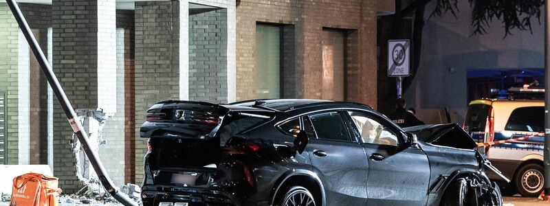 Trotz spektakulärer Fälle zeigt die Unfallstatistik für SUV keine Auffälligkeiten. (Archivbild) - Foto: Silas Stein/dpa
