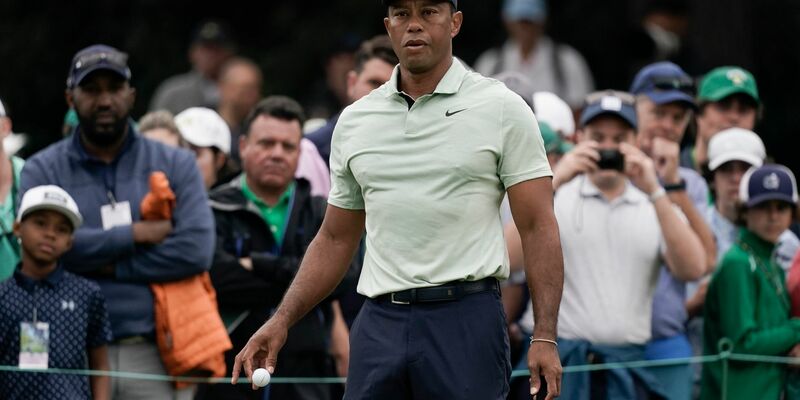 Schreibt erneut Golf-Geschichte: Tiger Woods. - Foto: Charlie Riedel/AP/dpa