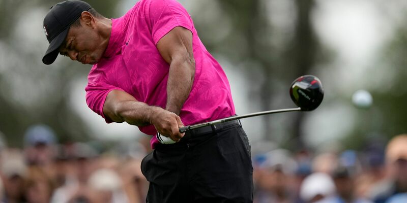 Golf-Superstar Tiger Woods gibt sein Comeback auf den Bahamas. - Foto: Matt Slocum/AP/dpa