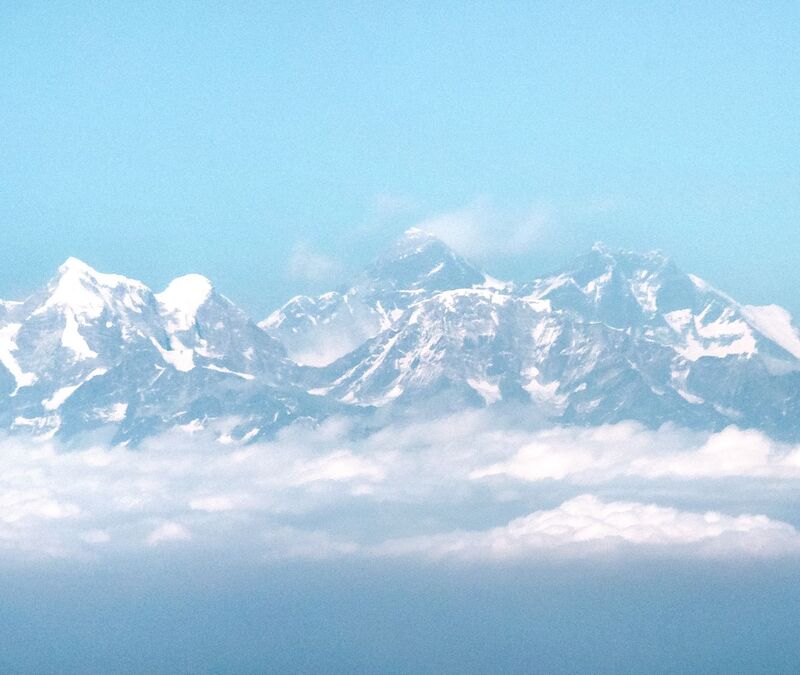Im Himalaya-Gebirge verunglückten mehrere Bergsteiger tödlich. (Symbolbild) - Foto: Sina Schuldt/dpa