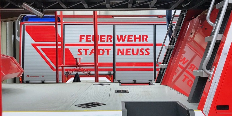 FW-NE: Zimmerbrand auf der Adolf-Flecken-Straße | Zwei Personen verletzt - Foto: presseportal.de