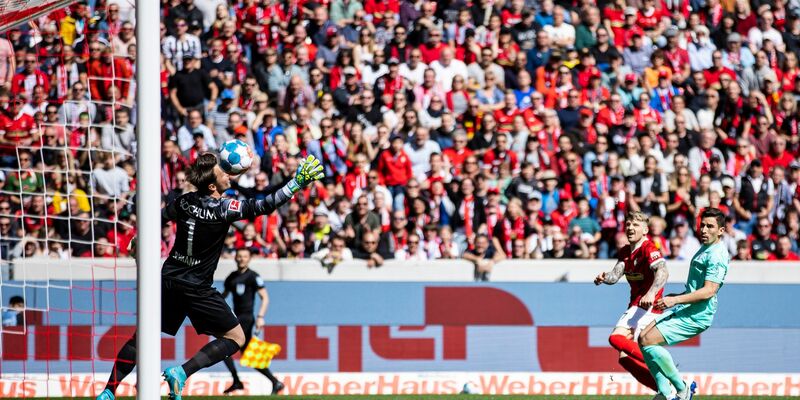 Freiburgs Vincenzo Grifo entschied die Partie gegen den VfL Bochum per Elfmeter. - Foto: Tom Weller/dpa