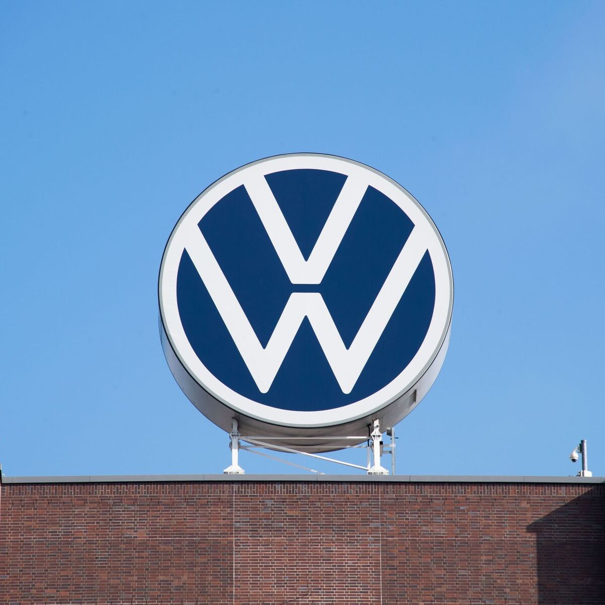 In Wolfsburg gibt es genügend offene Baustellen für Oliver Blume. (Archivbild) - Foto: Julian Stratenschulte/dpa