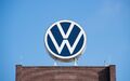 VW leidet unter Absatzschwund in den USA und China. (Symbolbild) - Foto: Julian Stratenschulte/dpa