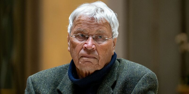 Der Kabarettist Gerhard Polt findet den Krieg in der Ukraine «so schlimm». - Foto: Peter Kneffel/dpa